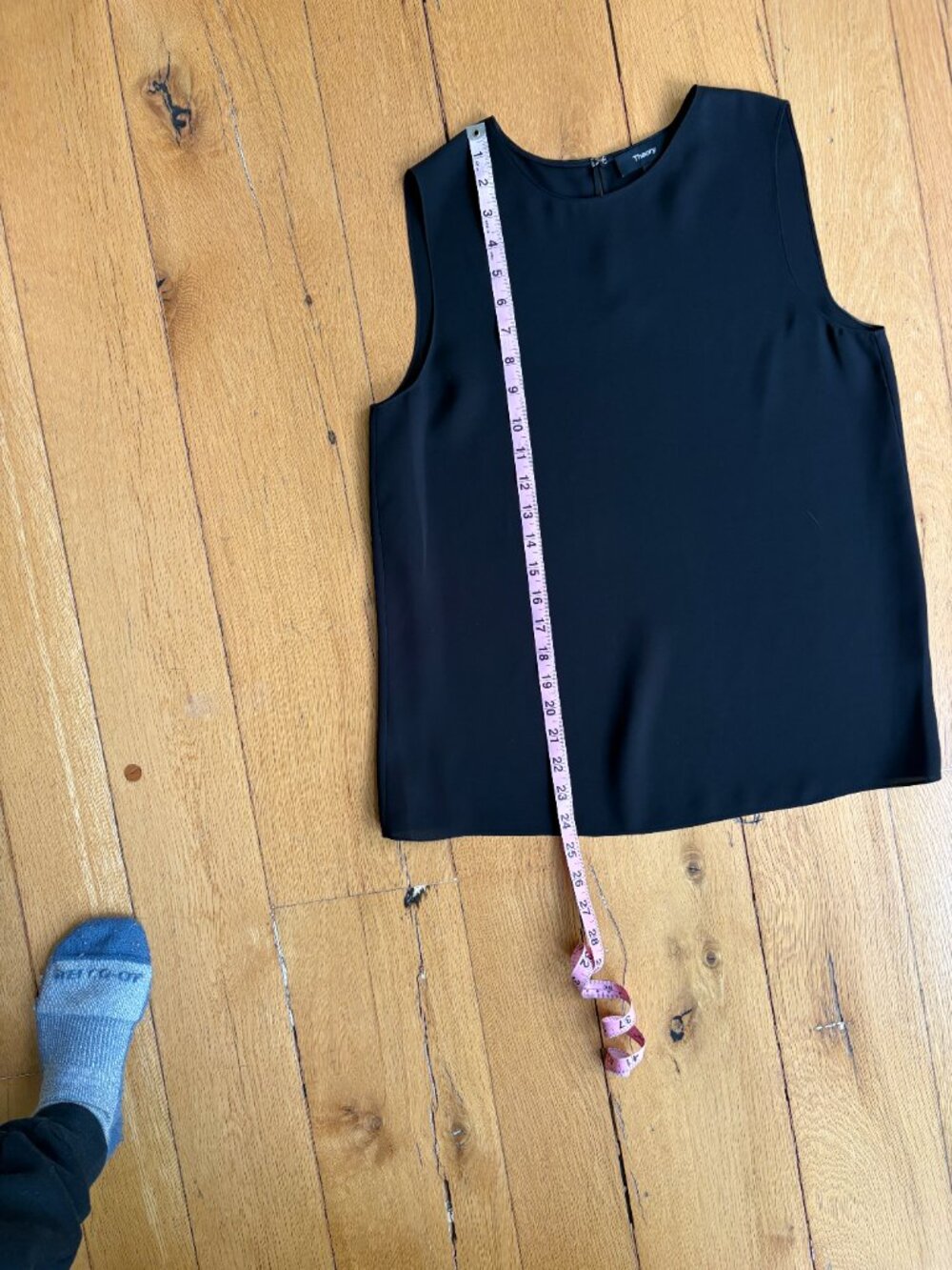Theory Shell Top in Silk Georgette 100% Size Small Black - Picture 3 of 8